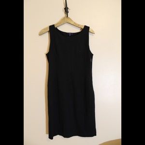 Gap Fitted Black Dress 👗